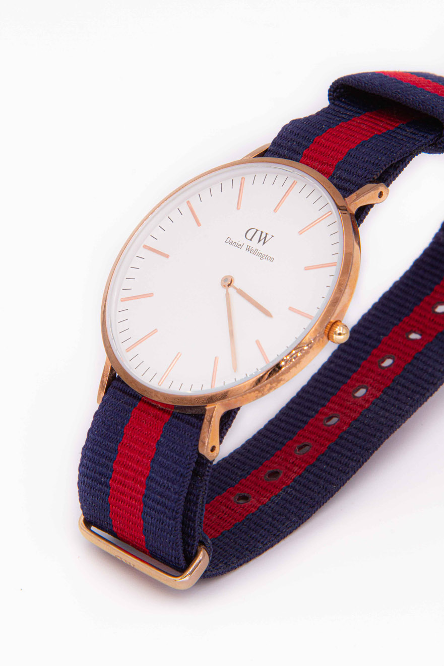 Daniel Wellington. Photo montre vue de profil.