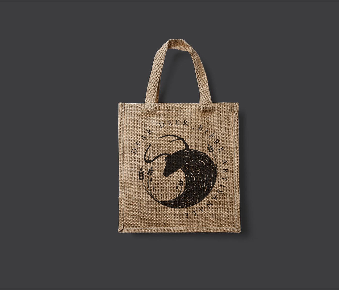 Dear Deer. Présentation des étiquettes des bouteilles de bière.