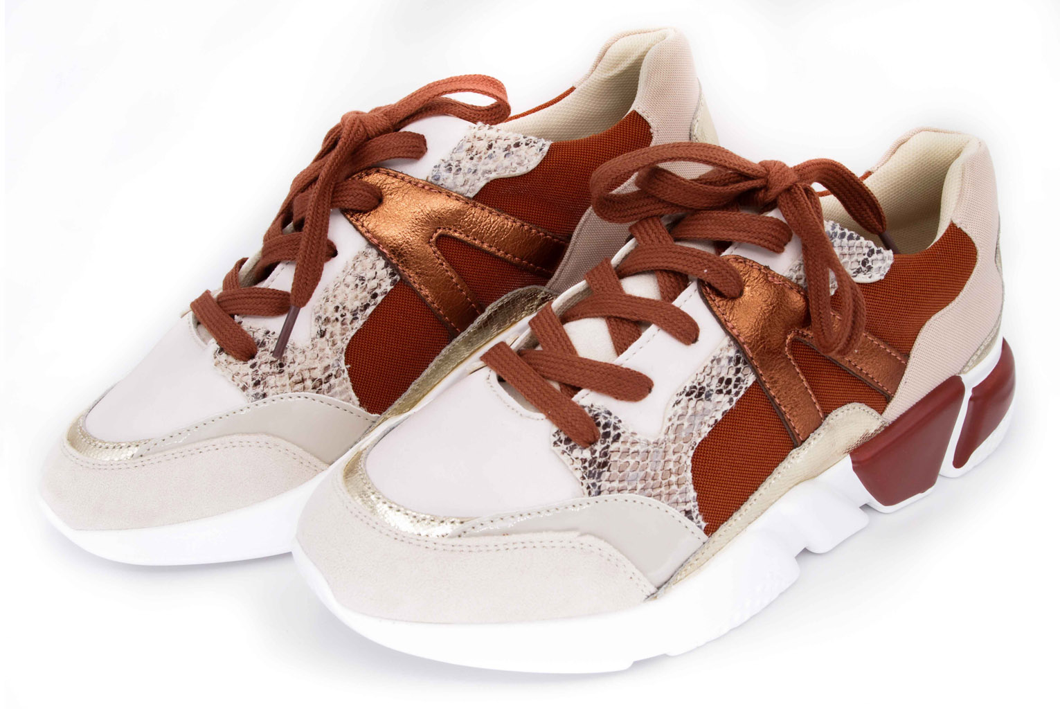 La Boutique d'Emma. Photo paire de chaussures profil.